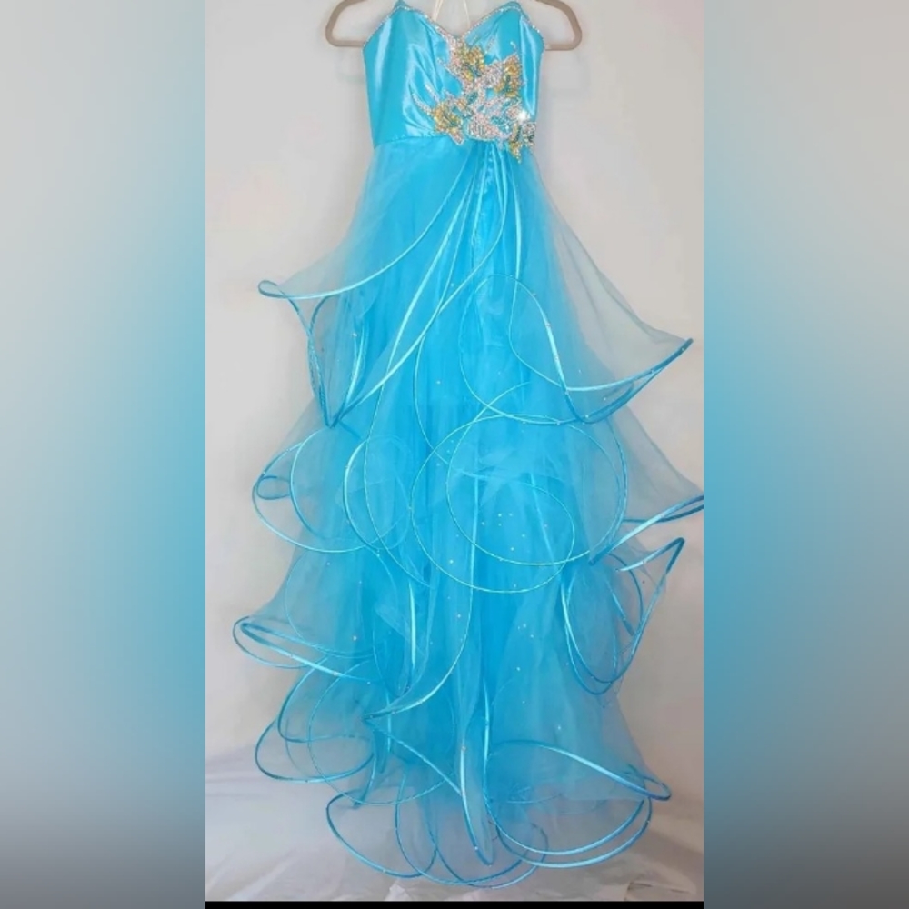 Light blue fun fashion